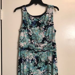 Sleeveless dress